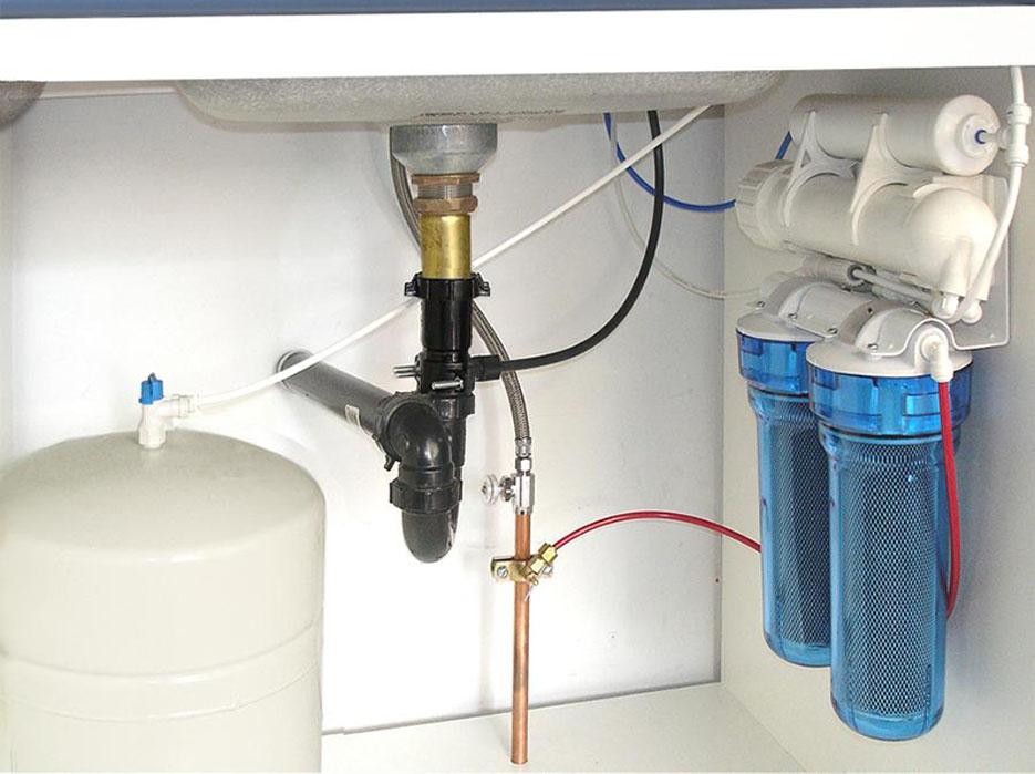 Фильтры для очистки воды на кухню под мойку Аквафор и Гейзер